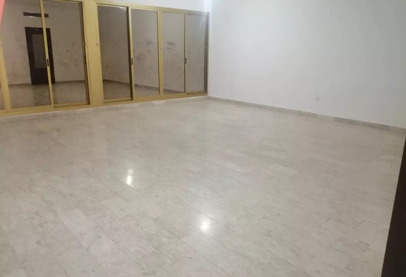 Beautiful spacious ,clean apartment in Marasy AD